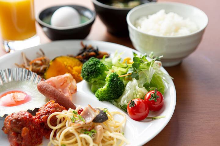 Dining 44 of 60