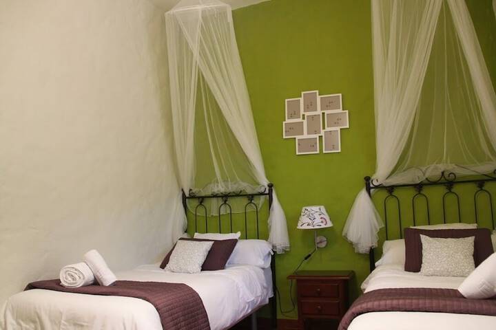 Room 40 of 132