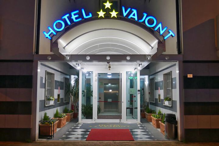 Hotel 37 of 44