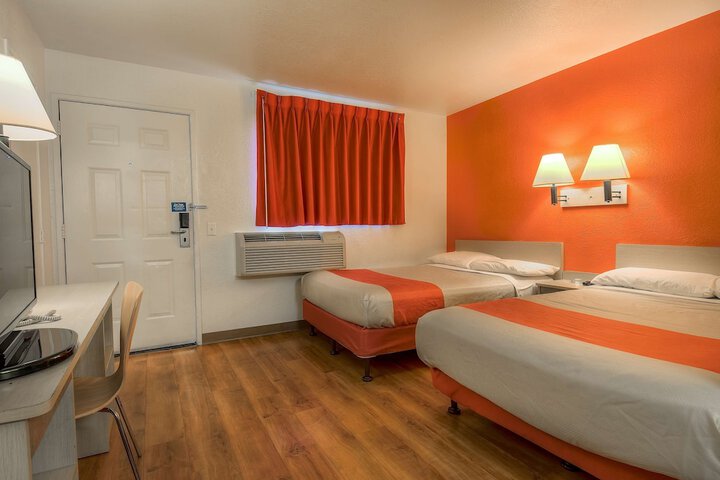Double Bed (6 of 14)