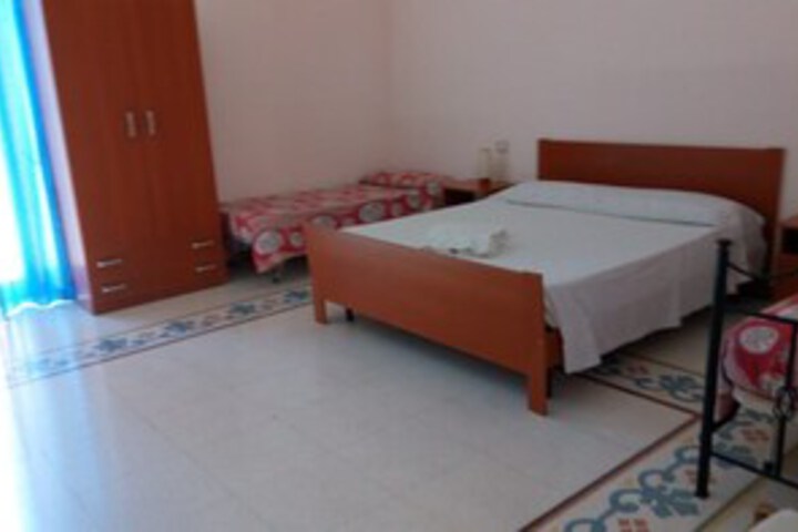 Room 15 of 22