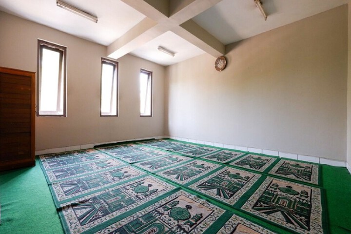Room 8 of 15