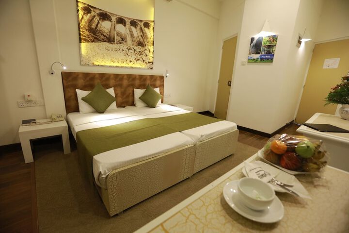 Room 13 of 48