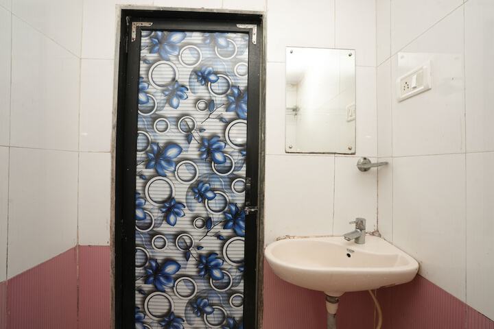 Room 29 of 38