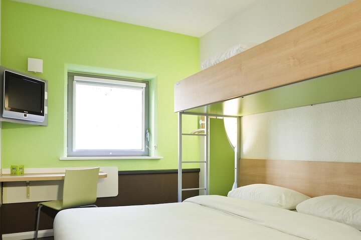 Room 17 of 39
