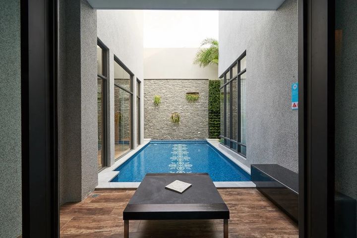 Pool 14 of 16