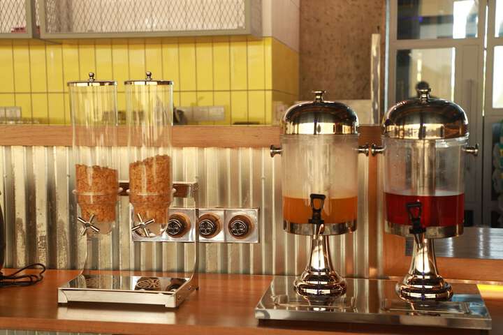 Breakfast/Coffee Service 120 of 133
