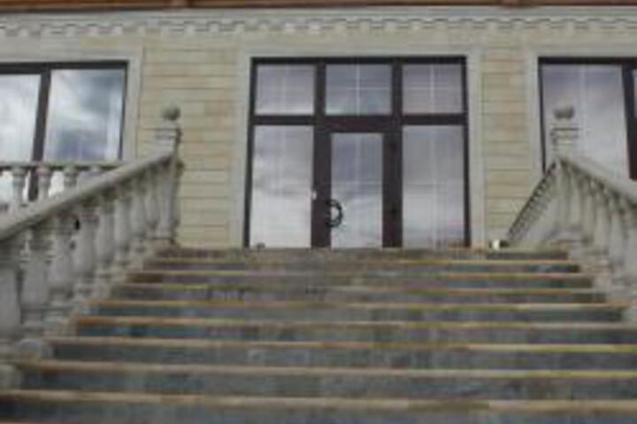 Hero Image 1 of 19