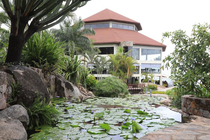 Hotel Exterior 57 of 63