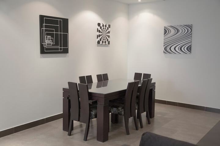 Room 10 of 25