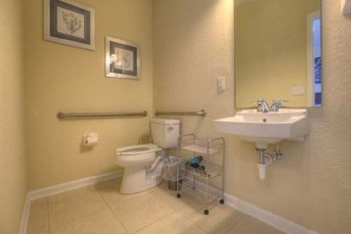 Room 4 of 30