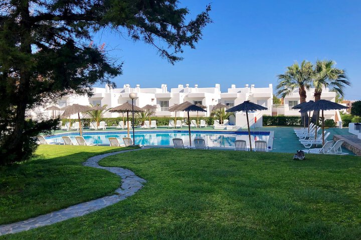 Hotel with Pool