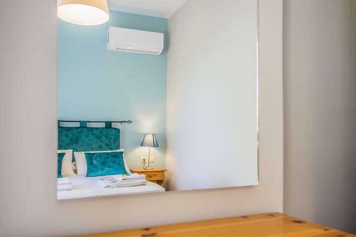 Room 10 of 86