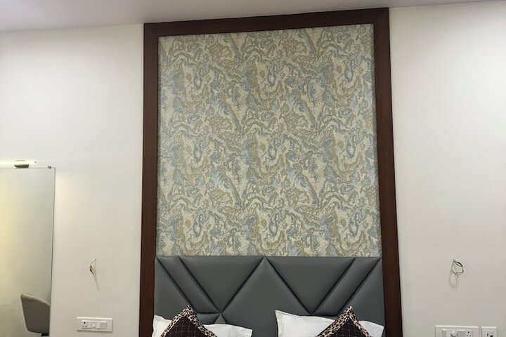 Room 3 of 84