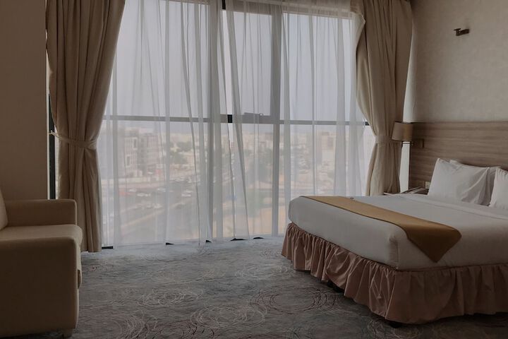 Room 26 of 76