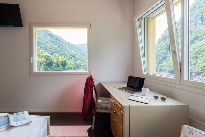 Room 5 of 39
