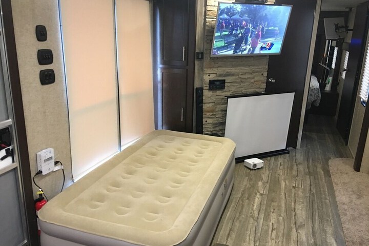 Room 45 of 115
