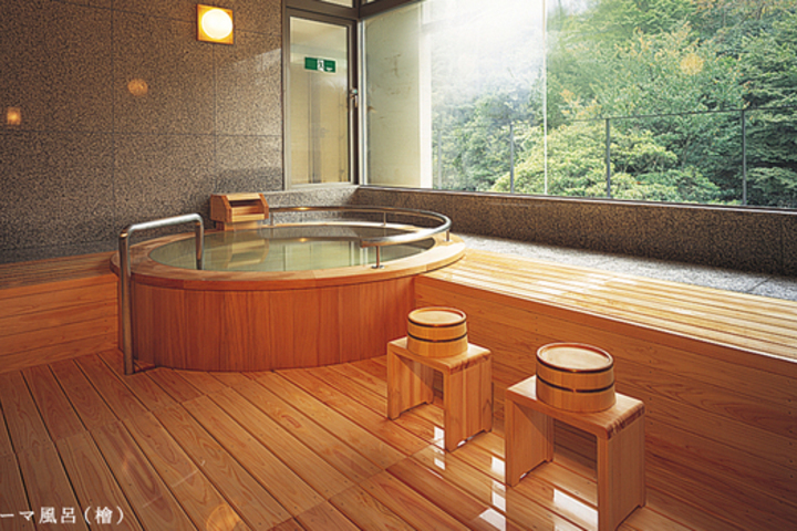 Private theme bath [Japanese cypress]