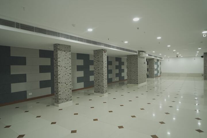 Ballroom/Hall 44 of 52