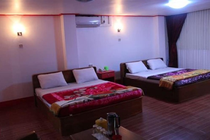 Room 33 of 51