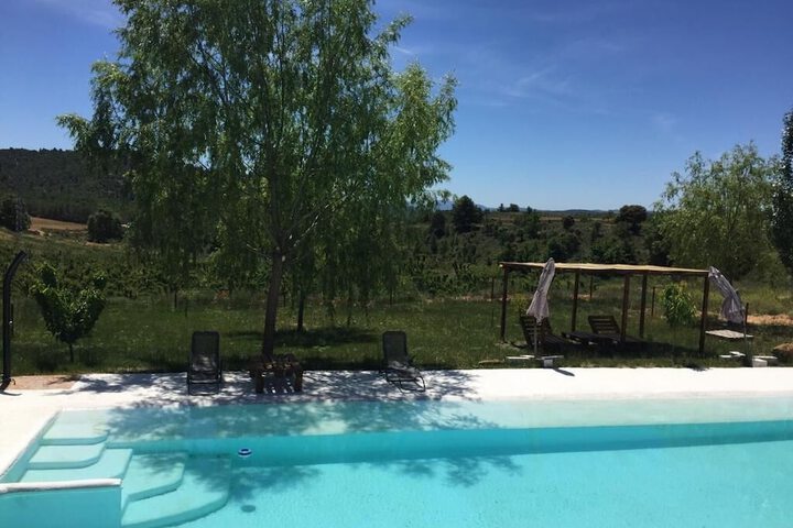 Pool 24 of 60