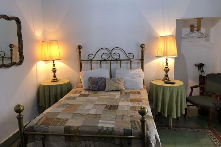 Room 4 of 28