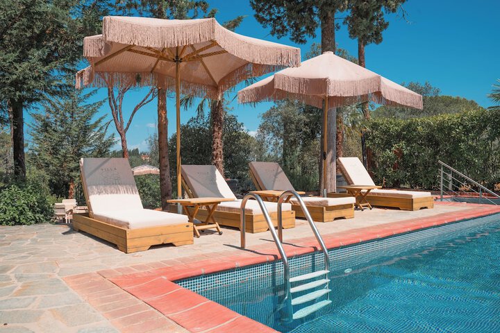 Hotel Pool