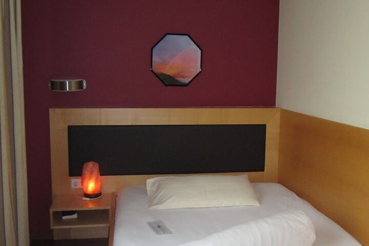 Room 18 of 39