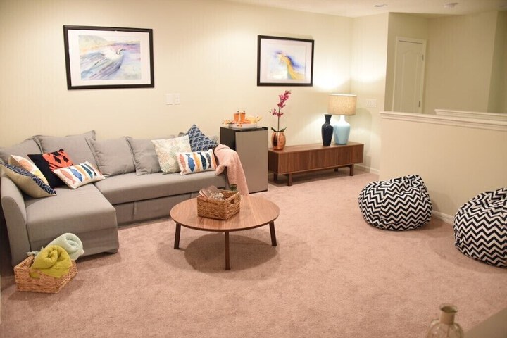 Room 4 of 30