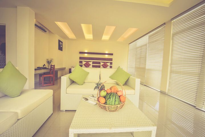 Room 15 of 48