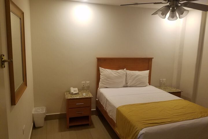 Room 4 of 26