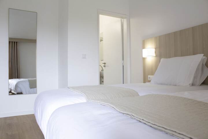 Room 7 of 27