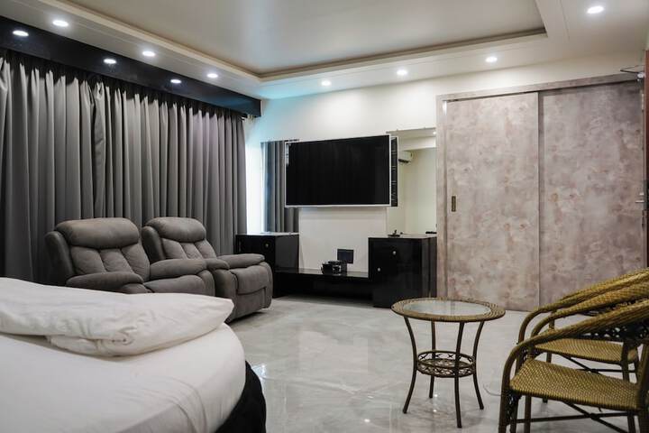 Room 5 of 35