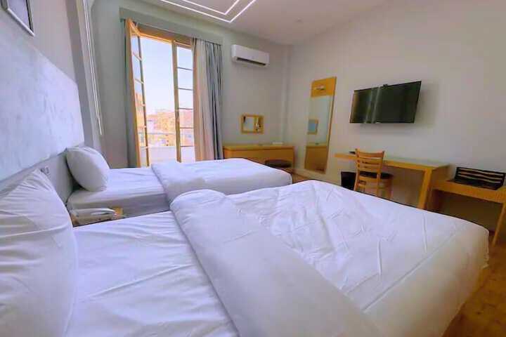 Room 28 of 39