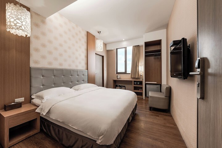 Room 35 of 65