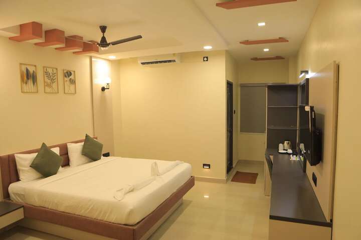 Room 34 of 114