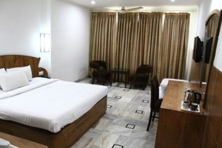 Room 11 of 41