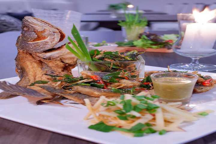 Dining 48 of 63