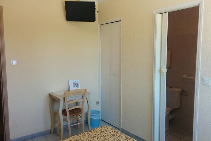 Room 13 of 26