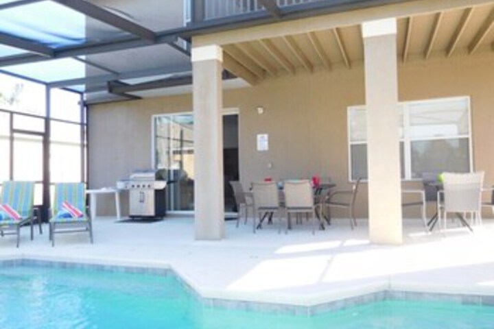 Pool 44 of 67