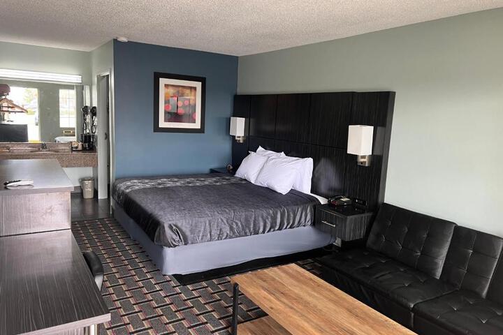 Standard | King Bed (1 of 12)