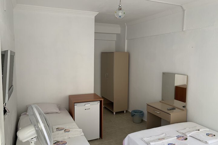 Room 8 of 28