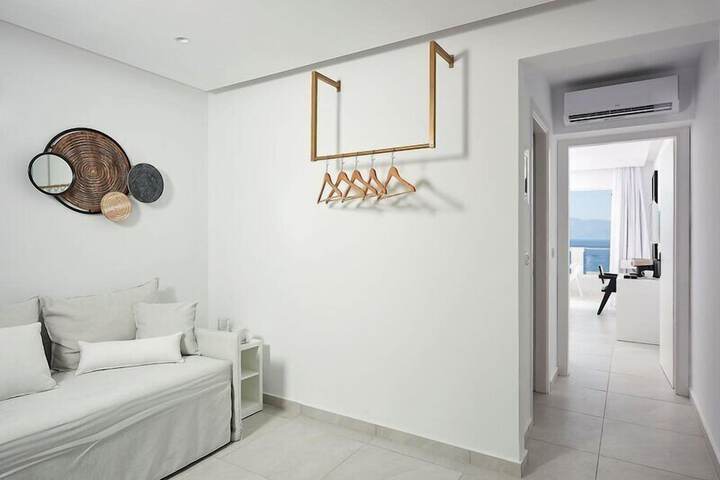 Room 43 of 165