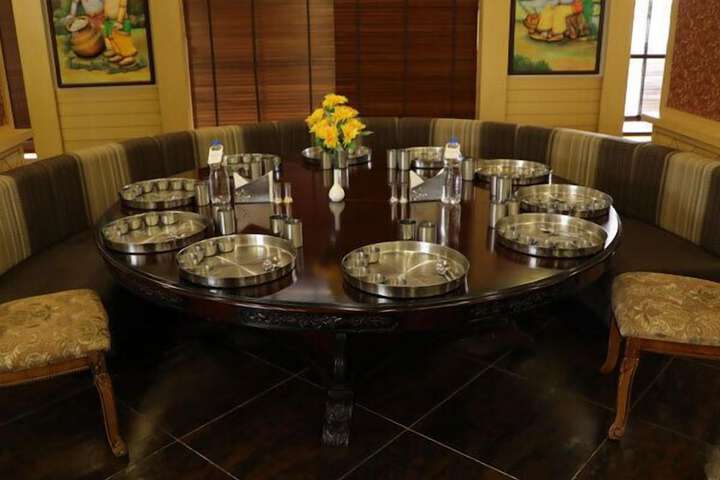 Dining 45 of 87