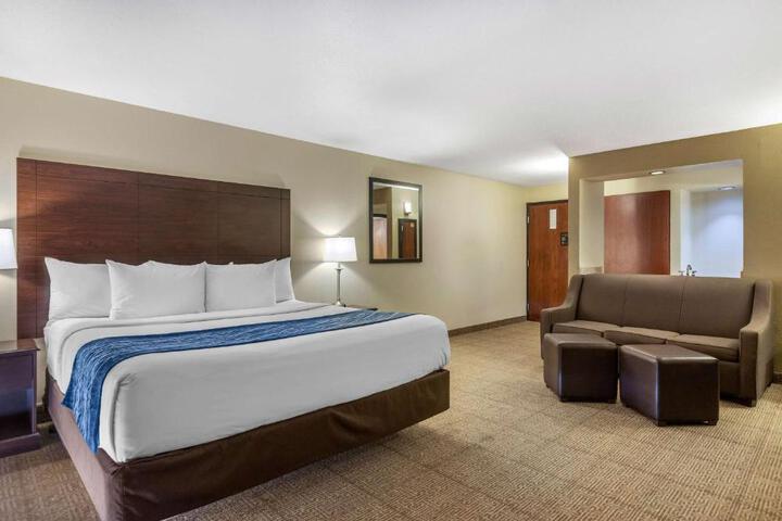 1 King Bed (1 of 27)