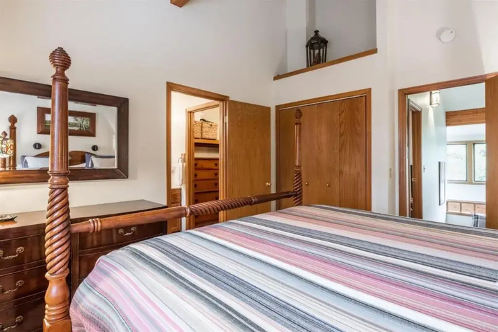 Room 3 of 16