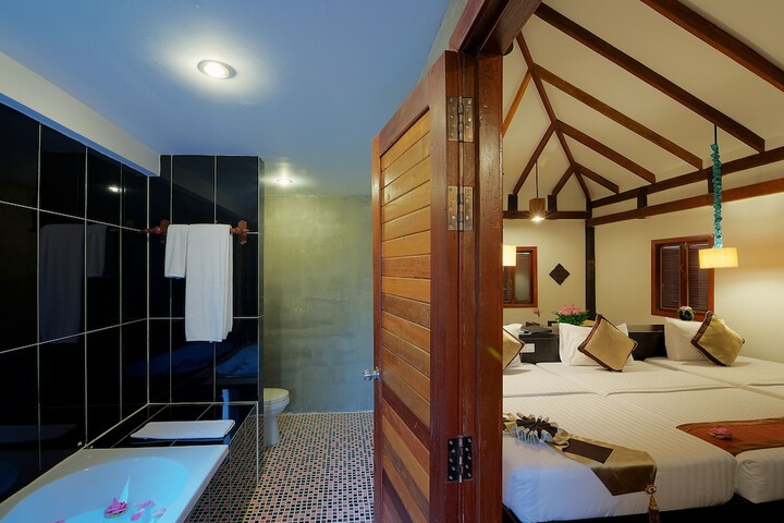 Room 14 of 80