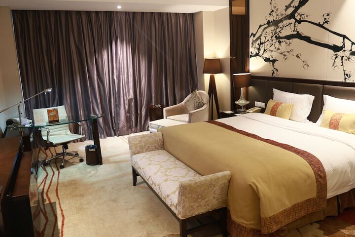 Room 10 of 44