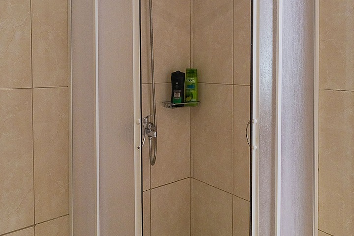 Room 23 of 66