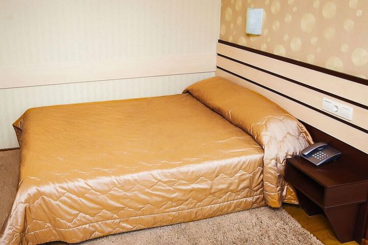 Room 10 of 31
